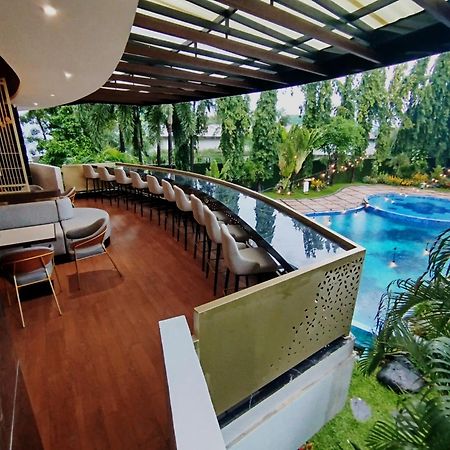The Sun Hotel Sidoarjo Dış mekan fotoğraf