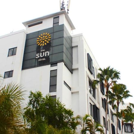 The Sun Hotel Sidoarjo Dış mekan fotoğraf