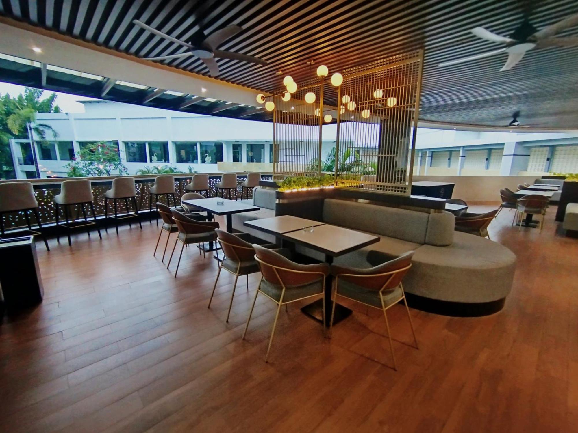 The Sun Hotel Sidoarjo Dış mekan fotoğraf