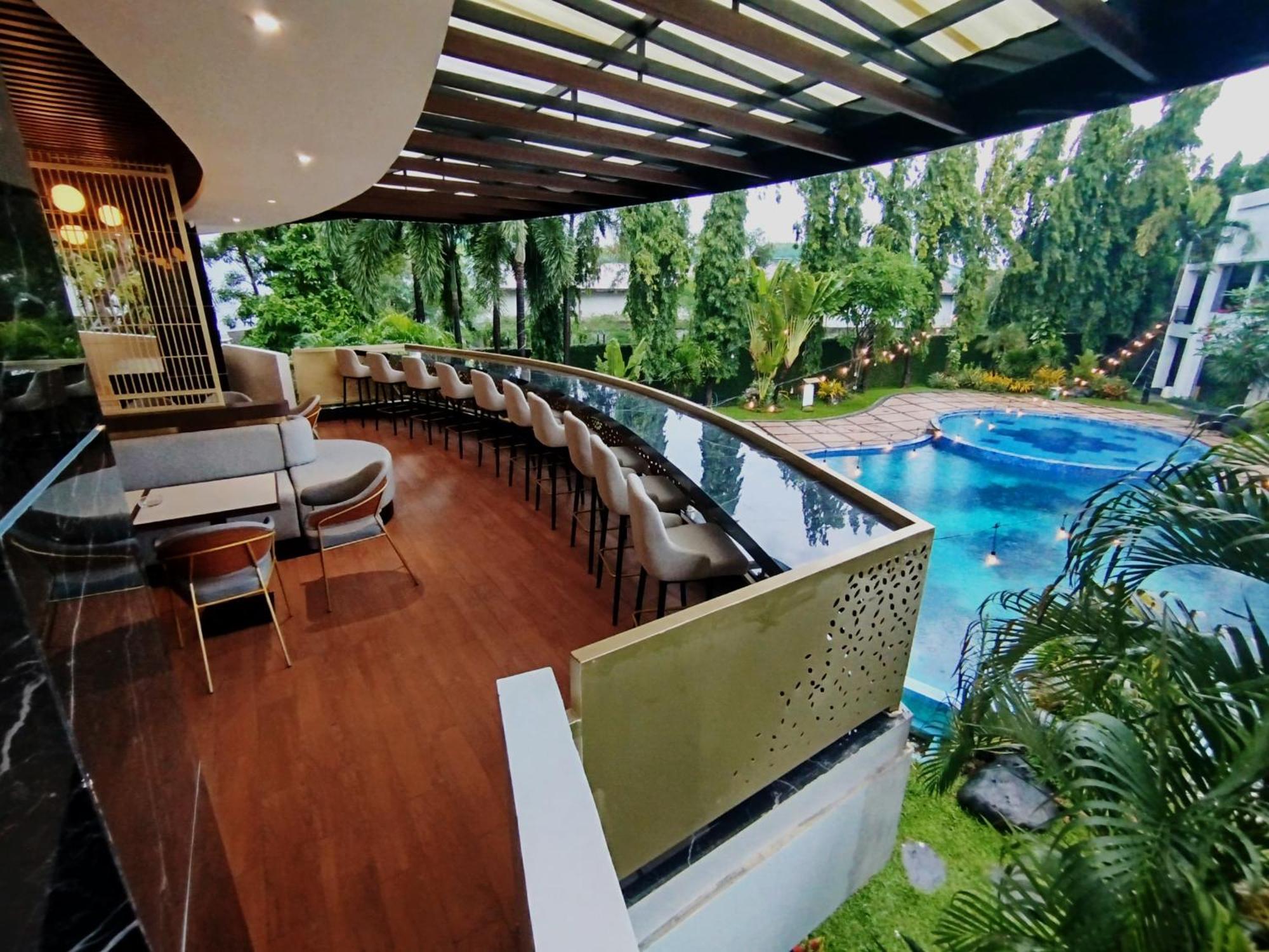 The Sun Hotel Sidoarjo Dış mekan fotoğraf