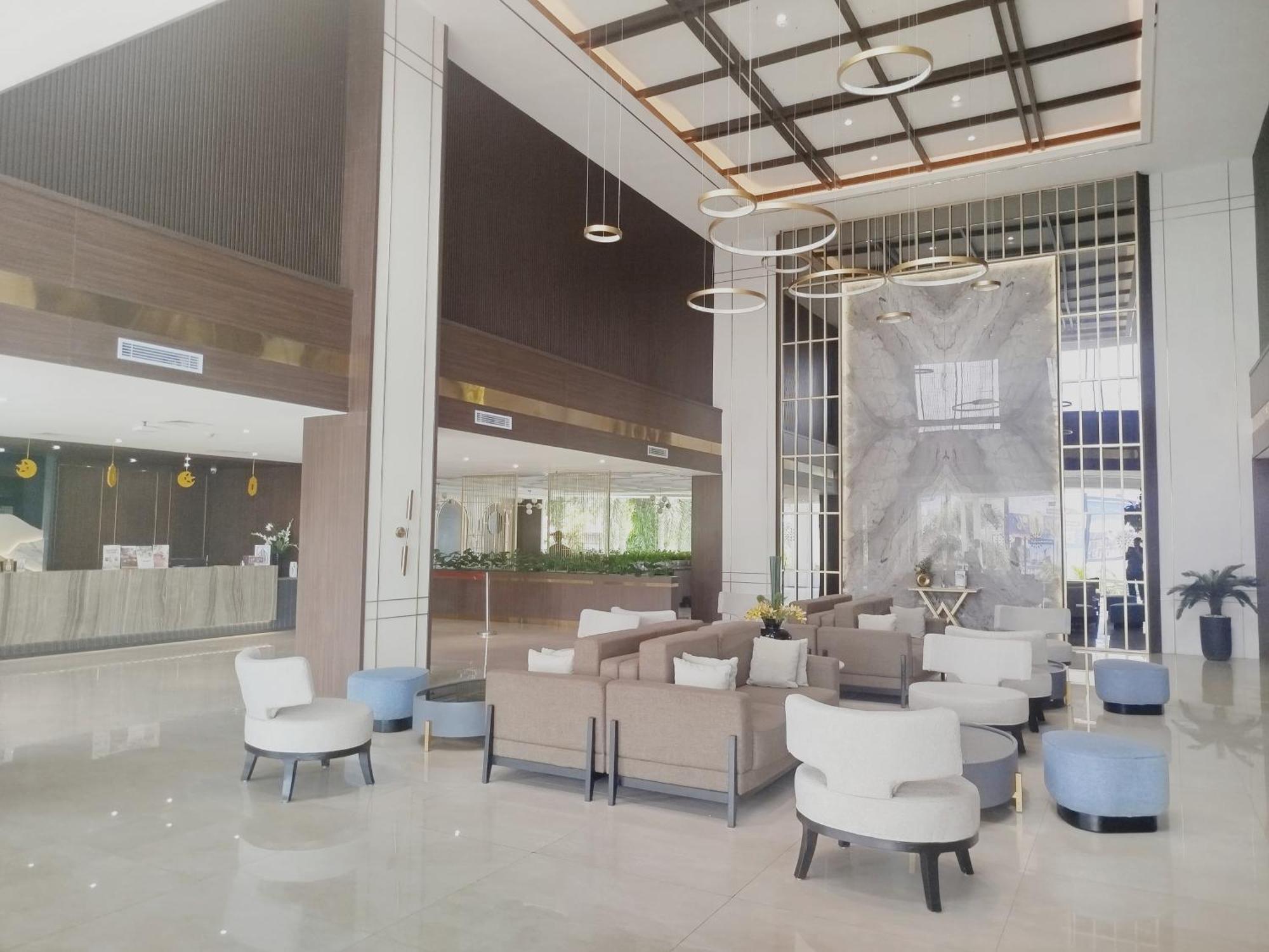 The Sun Hotel Sidoarjo Dış mekan fotoğraf