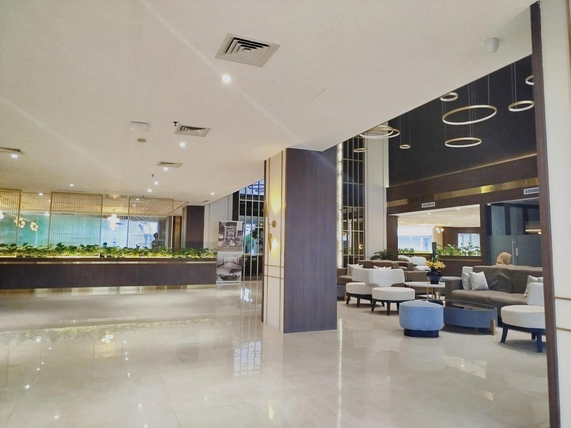 The Sun Hotel Sidoarjo Dış mekan fotoğraf