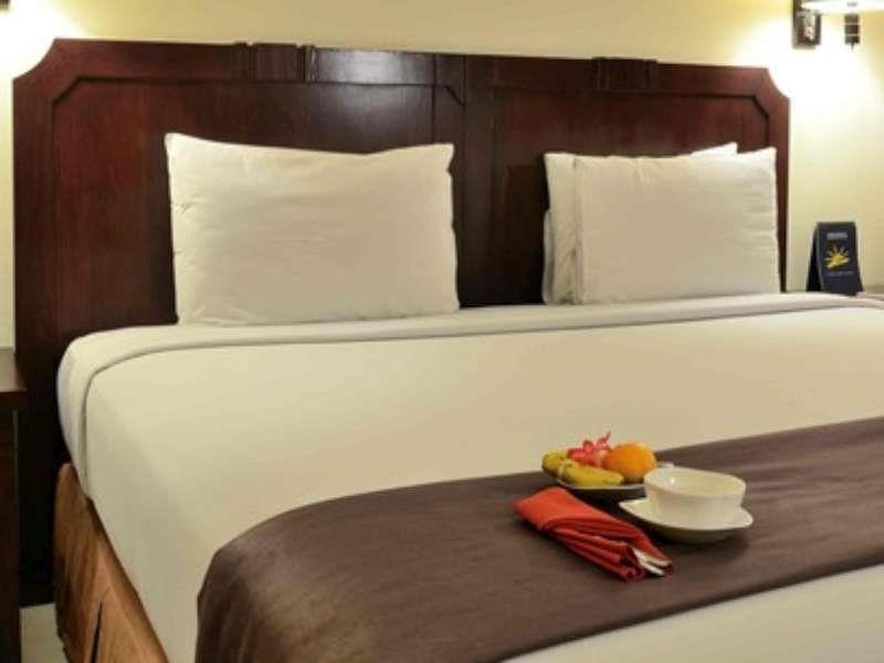 The Sun Hotel Sidoarjo Dış mekan fotoğraf