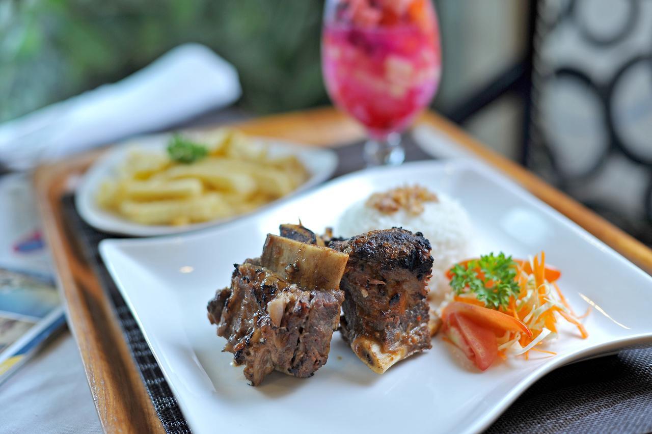 The Sun Hotel Sidoarjo Dış mekan fotoğraf