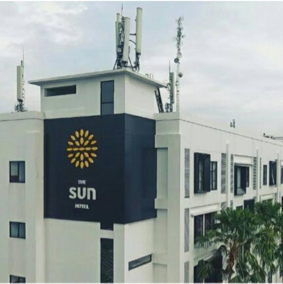The Sun Hotel Sidoarjo Dış mekan fotoğraf