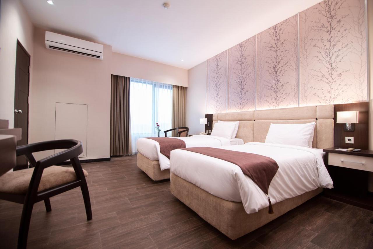 The Sun Hotel Sidoarjo Dış mekan fotoğraf