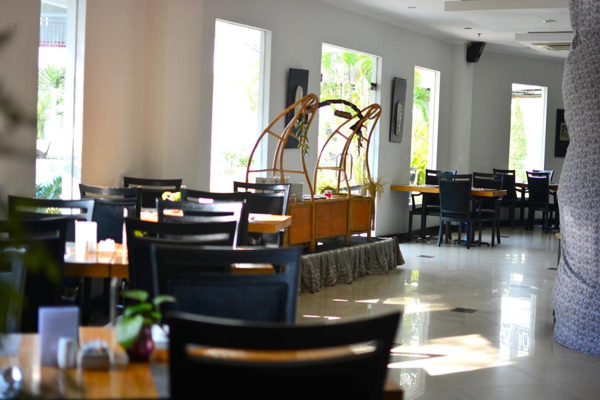 The Sun Hotel Sidoarjo Dış mekan fotoğraf