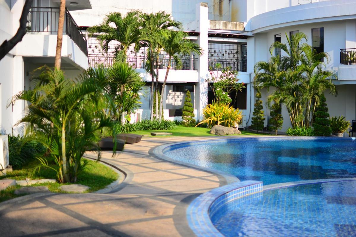 The Sun Hotel Sidoarjo Dış mekan fotoğraf