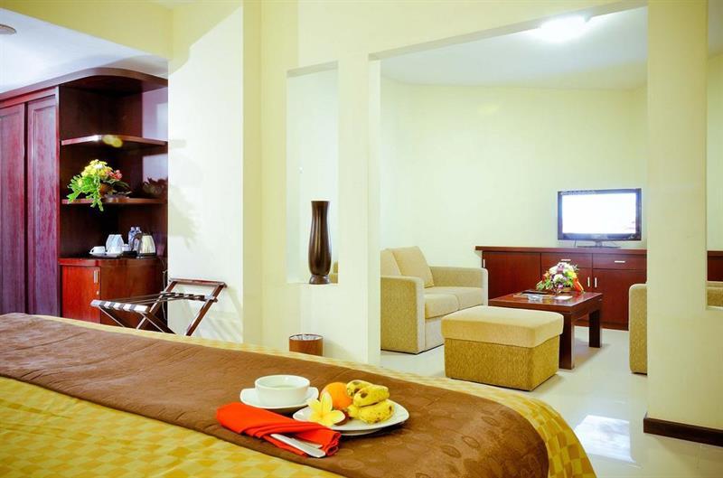 The Sun Hotel Sidoarjo Dış mekan fotoğraf