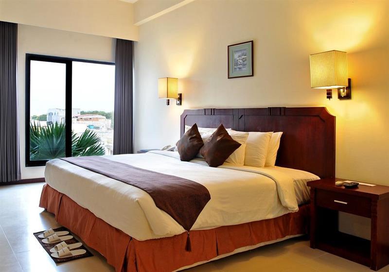 The Sun Hotel Sidoarjo Dış mekan fotoğraf