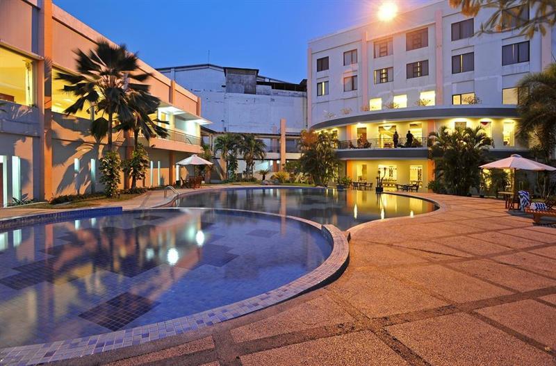 The Sun Hotel Sidoarjo Dış mekan fotoğraf